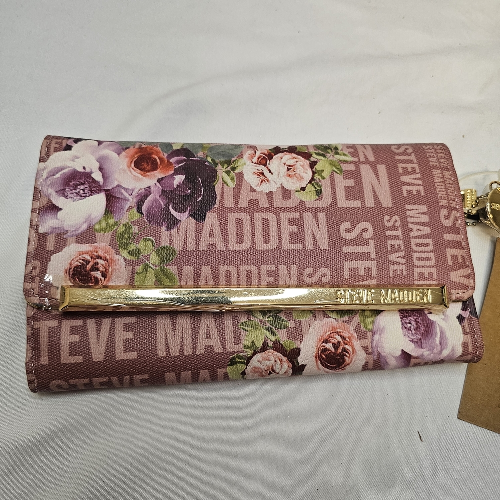 Steve Madden Pink Floral Wristlet - Picture 2 of 11